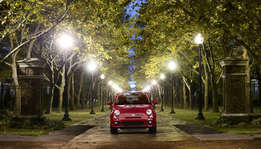  Fiat 500 2010 года  (US) (фото 6 из 13)